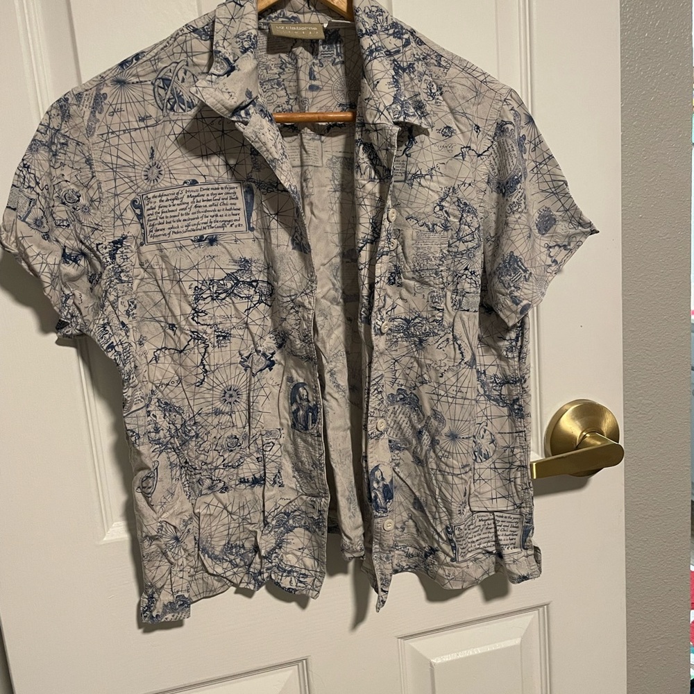 Liz Claiborne Short sleeve graphic button up shirt